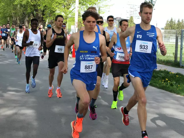 Im Spitzenfeld der 515 Teilnehmer laufend belegte Mario Leser (933) in starken 32:55 Minuten den achten Platz. 
