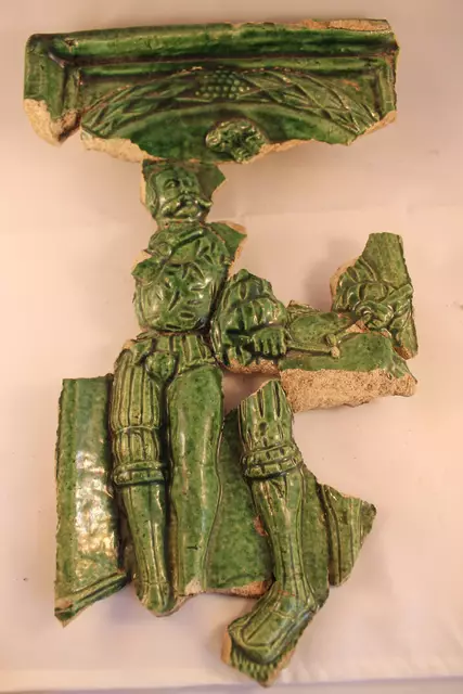 Blattkachel mit Spielleuten 16. Jahrhundert
Burg Hatzfeld