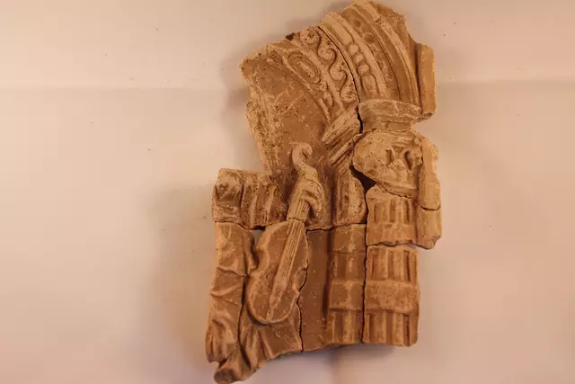 Blattkachel unlasiert 16. Jahrhundert "Die Muse"
Burg Hatzfeld