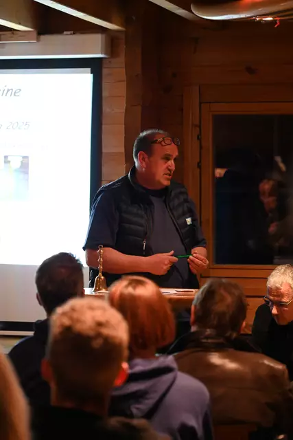 1. Vorsitzender Holger Raudßus leitet die MVS