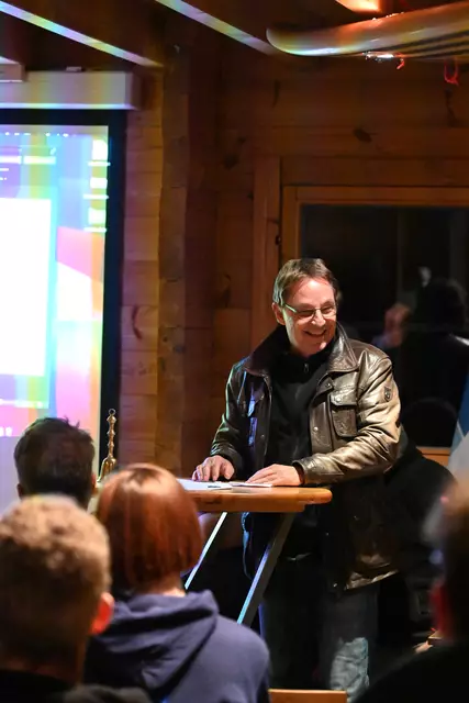 "Pressewart" Alexander Gley präsentiert die zahlreichen Veröffentlichungen im Internet und der gedruckten Presse in 2024