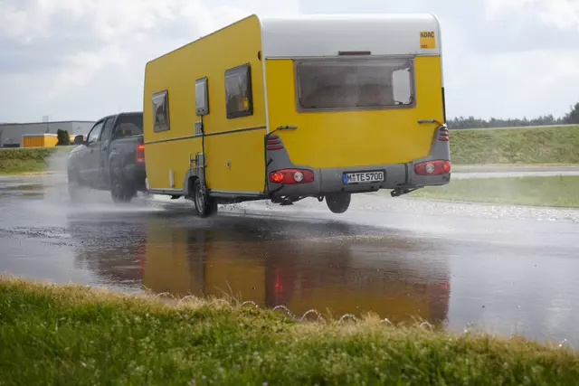 Das Landsberger ADAC Technik Zentrum hat erstmals in über 50 Jahren Reifen für Wohnwagen und Anhänger getestet.  | Foto: ADAC/Marc Wittkowski