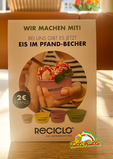 Elisabeth (Lissy) Schück und ihr Gatte Christian wollen mit dem RECICLO®-Pfandsystem einen Beitrag zur sauberen Friedberger Innenstadt und zur Entlastung der Arbeiten zur Straßenreinigung leisten und freuen sich darauf, dass viele ihrer Kundinnen und Kunden dieser Idee folgen werden. | Foto: FSeventfoto