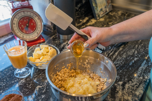 Sabinas Kochstudio 2025 - Apfel-Bananen-Kuchen | Foto: FSeventfoto