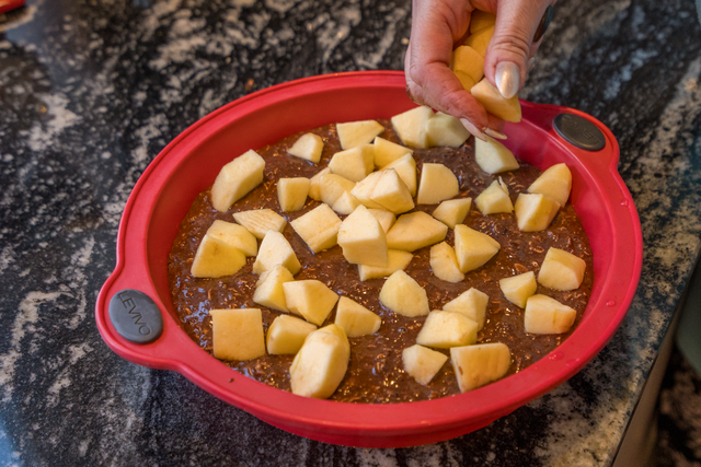 Sabinas Kochstudio 2025 - Apfel-Bananen-Kuchen | Foto: FSeventfoto