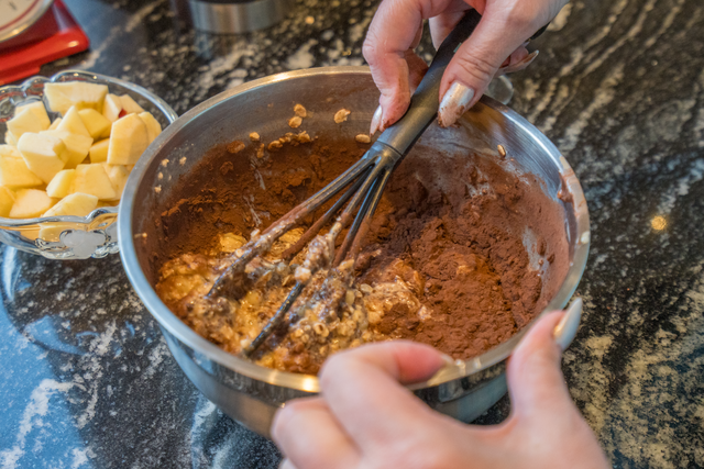 Sabinas Kochstudio 2025 - Apfel-Bananen-Kuchen | Foto: FSeventfoto