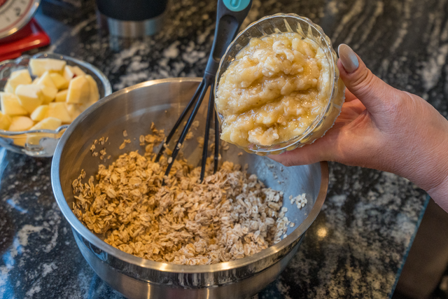 Sabinas Kochstudio 2025 - Apfel-Bananen-Kuchen | Foto: FSeventfoto
