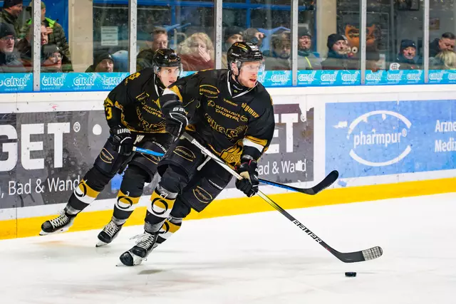 Toms Prokopovics (im Vordergrund) wird künftig in der Oberliga auf Torejagd gehen. | Foto: Dietmar Ziegler