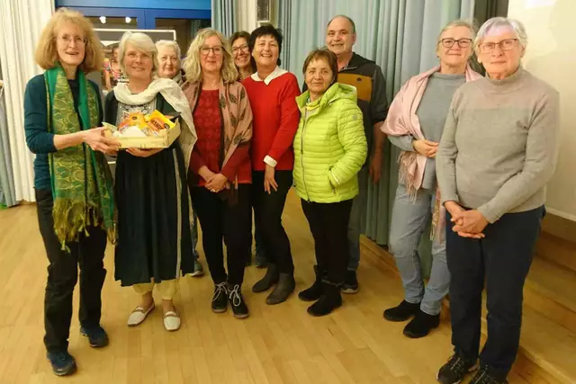 Vera Heinz (2. v. links), Vorstandsmitglied des Kolpingwerks Augsburg, berichtete bei der Veranstaltung der Kolpingsfamilie Penzberg über die nachhaltigen Projekte der Kolpingstiftung-Rudolf-Geiselberger in Indien. 250€ wurde an diesem Abend an die Stiftung gespendet. Vielen Dank!