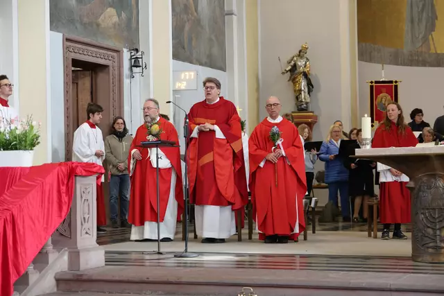 Palmsonntag 2025: Musikalisch wurde der Gottesdienst vom Kirchenchor St. Jakob und dem Bläserquartett unter der Leitung von Monika Trinkl-Peters gestaltet.  | Foto: Achim Lüders