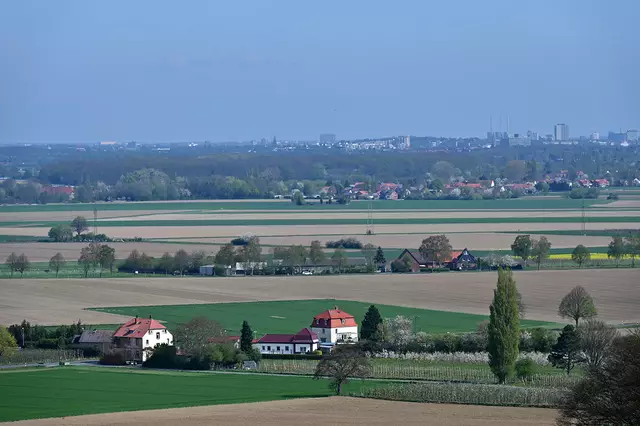 Der Blick reicht weit über das Land bis nach Hannover