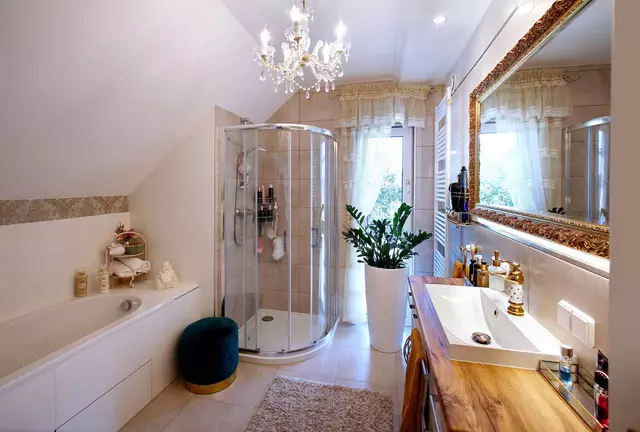 Individueller Landhaus-Charme – kreiert in einem online konfigurierten Badezimmer.

 | Foto: Foto: djd-k/Danwood/Horst Haas