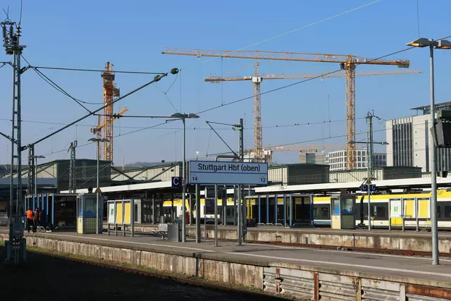 Bahnsteige im Kopfbahnhof von Stuttgart