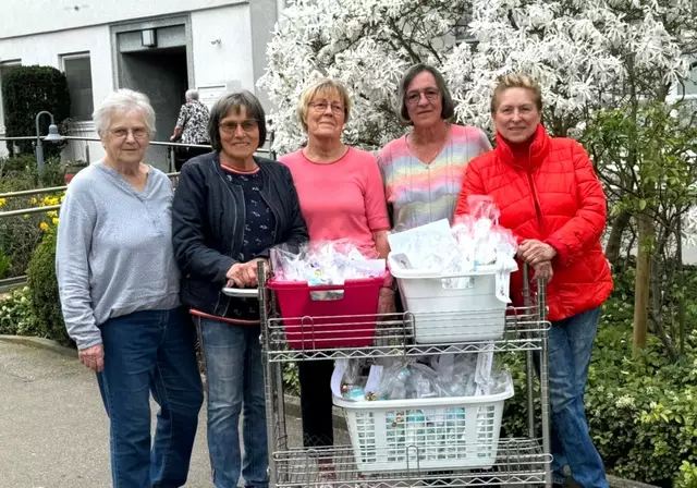 Die Vorstandsriege der Meitinger AWO mit Gudrun Gail, Vorsitzende Siliva Mechen, Adele Fenski, Edeltraut Wengenmayr und Claudia Grimm. die den Bewohnern der Meitinger Senioreneinrichtungen mit Ostergeschenken ein große Freude bereiteten. | Foto: Peter Heider