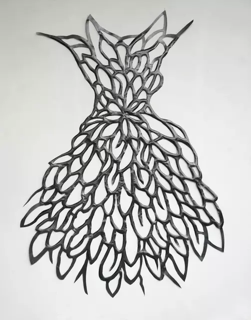 Burga Endhardt, o. T. (Serie Gewand), Graphit auf Transparentpapier, 2017, 121x102 cm | Foto: Burga Endhardt