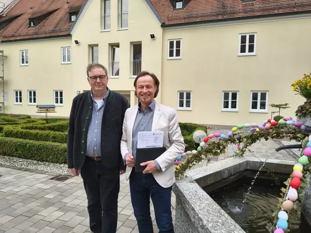 Vorstand Bernhard Uhl (rechts) und sein Stellvertreter Dr. Ulrich Fahrner. | Foto: Brigitte Baumeister