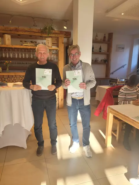 40 Jahre Mitglied der DJK Friedberg: Anton Kanjo und Ralph Warnatz