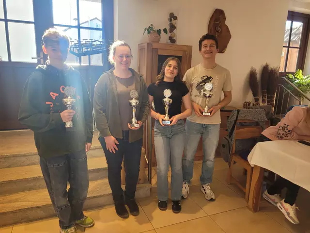 Die erfolgreichen Sportler der DJK Friedberg in 2024: Jonas Eichhorn, Nela Lehmann, Emilia Millekat und Simon Schlesing