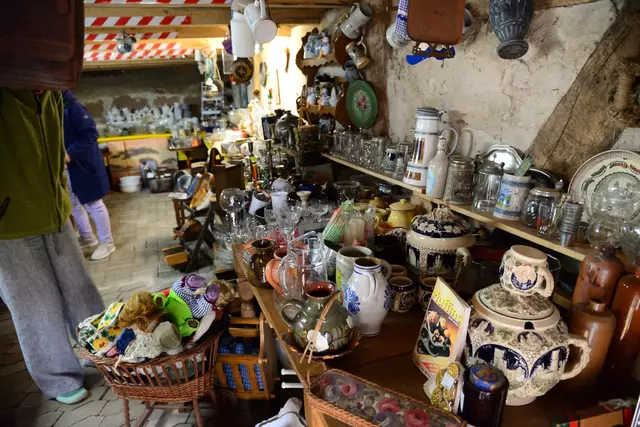 Flohmarkt zum Stöbern.