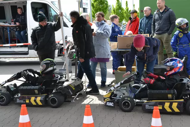 Niklas vorn und danach startet Liam