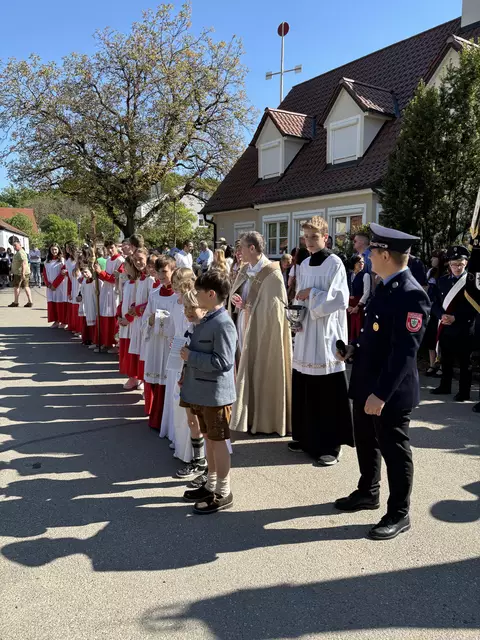 Segnung vom Maibaum durch Stadtpfarrer Herbert Gugler