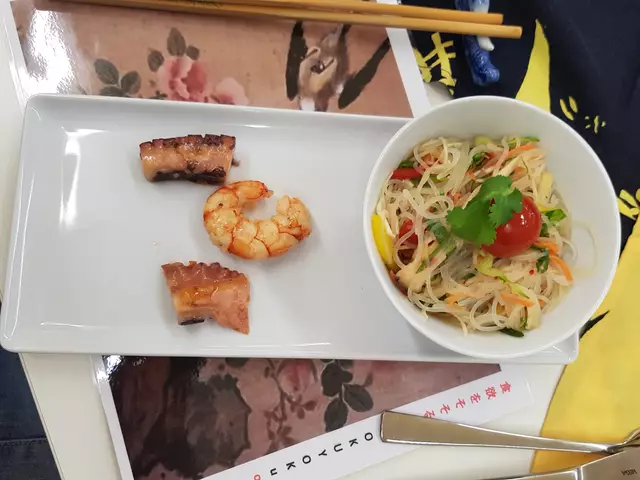 Der Glasnudelsalat mit Oktopus und Garnele. | Foto: Klaus Hill