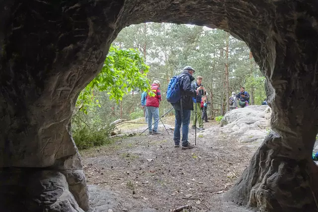 die Sandhöhle wird  auch Schutzhöhle genannt
