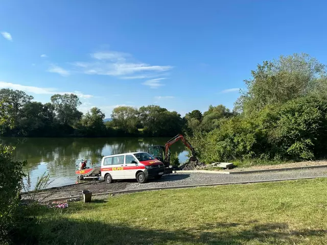 Platz 25 - Rettungsboot und Bus am See (5 Stimmen) | Foto: DLRG Ortsgruppe Heuchelheim e.V.