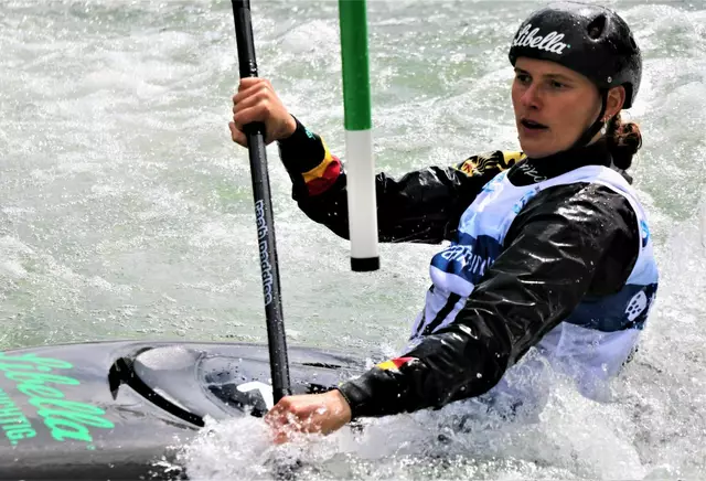 Bei der Europameisterschaft auf der Olympiastrecke Paris 2024 in Vaires-sur-Marne am Start - Schwabenkanutin Emily Apel | Foto: Marianne Stenglein
