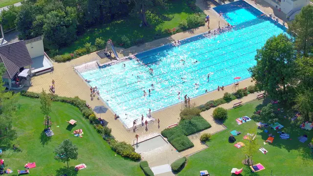 Am 31. Mai startet die Badesaison im Freibad Wertingen | Foto: Franz Käsinger