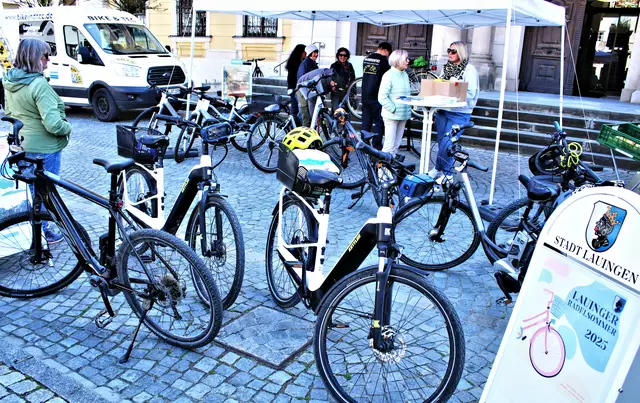 Zahlreiche Radler nutzten die Gelegenheit, um ihren Drahtesel checken zu lassen.