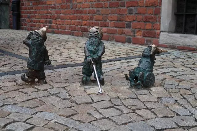 Mehr als 300 Bronzezwerge sind das Wahrzeichen von Breslau