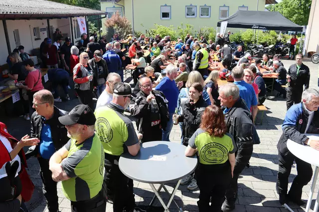 Treffen vor der Stadtkirche zum Motorradgottesdienst
