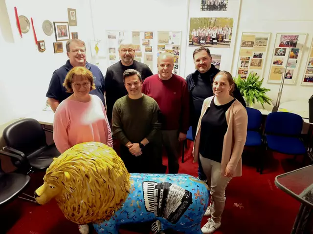 ACL Vorstand mit seinen Lehrern Miroslav Grahovac und Igor Krizman | Foto: privat @Leo