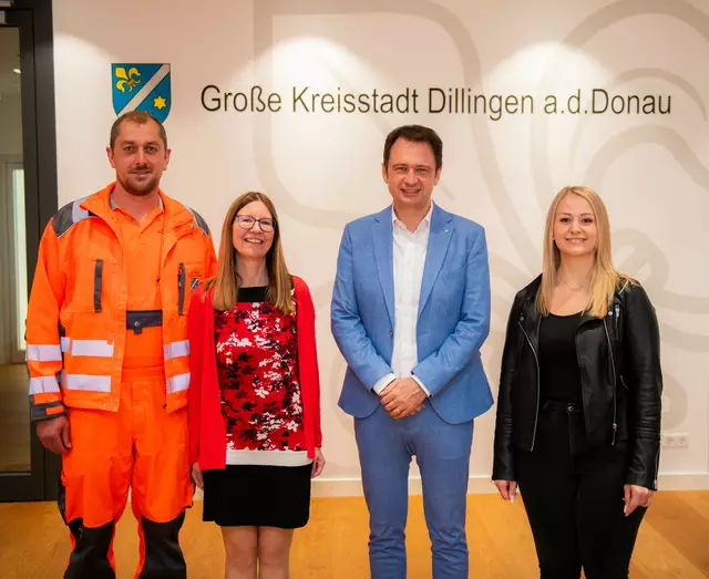 Bildunterschrift (von links): Lothar Feil, Andrea Mäusle, Oberbürgermeister Frank Kunz und Nadine Gerold | Foto: Jan Koenen – Stadt Dillingen 