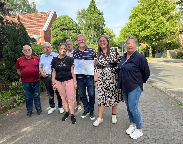 SPD-Rats- und Bezirksratspolitiker informierten sich bei Anliegern der Neckarstraße.