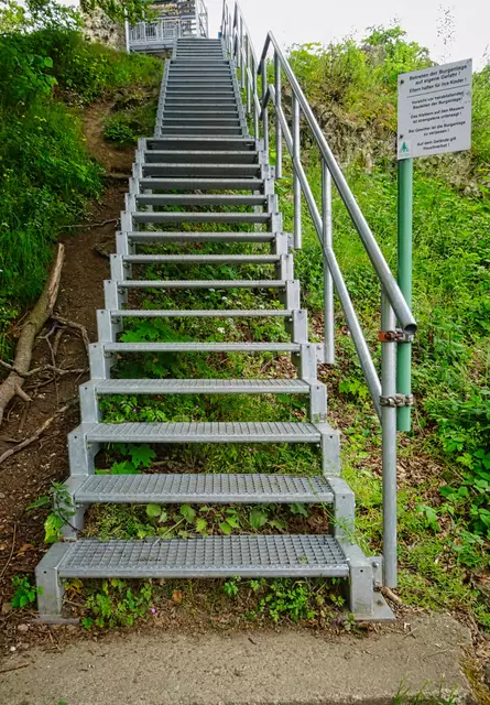 Aufgang zur Vorburg der Lauenburg