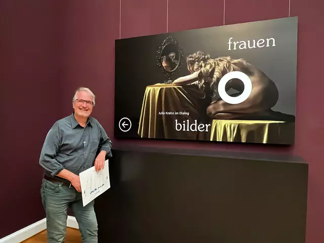 Der Kunsthistoriker Dr. Christian Vogel führte durch die Sonderausstellung "Frauenbilder"