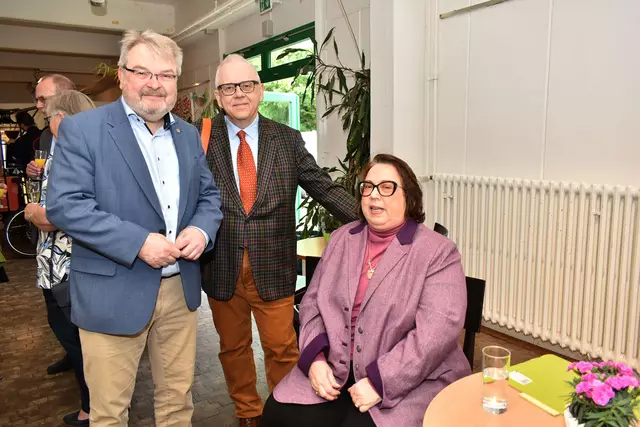 Hannovers Bürgermeister Thomas Hermann (links) und Bezirksbürgermeisterin Antje Kellner (rechts).