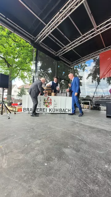 Schon floss der Gerstensaft aus dem Fass