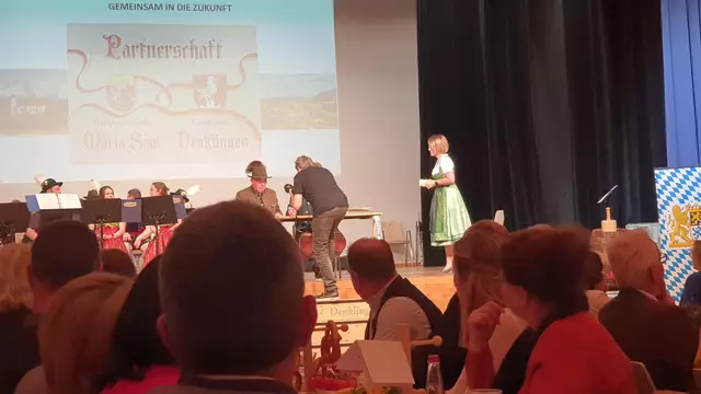 Protkollunterzeichnung der Ortspatenschaft | Foto: A.Platschka
