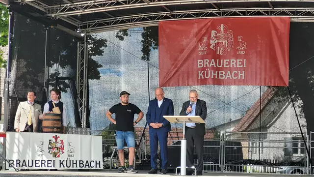 Aichachs Bürgermeister Klaus Habermann sprach ein Grußwort