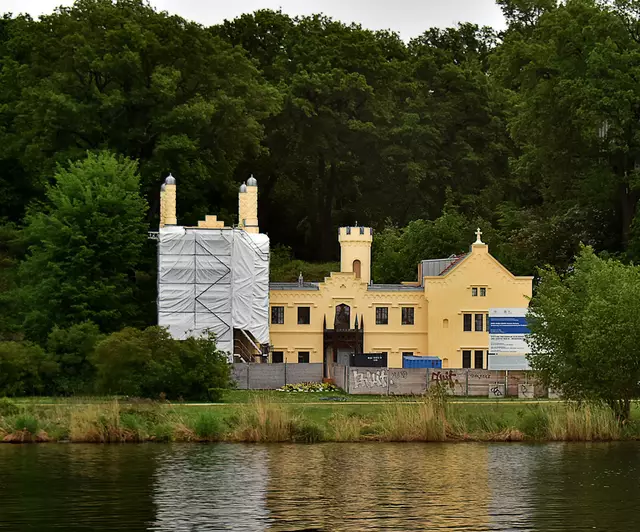 Das Kleine Schloss Babelsberg wurde im Stil der Tudorgotik erbaut.