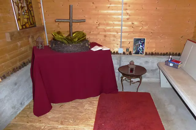 Der erste Blick in das Innere des Kapellchens.