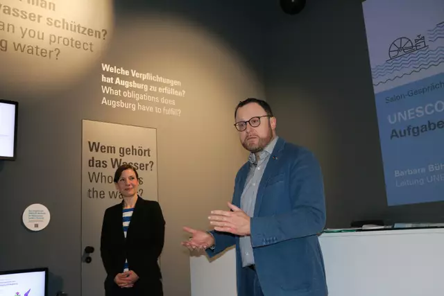 Barbara Bühler-Karpati ist seit dem 1. Januar 2025 die neue Leiterin des UNESCO-Welterbe-Büros in Augsburg.- hier mit dem Präsidenten des Augsburg International e.V. Matthias Fiink | Foto: Marianne Stenglein