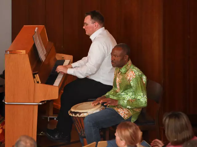 Peter Frasch am Piano und Vinzens? mit der Djembe
