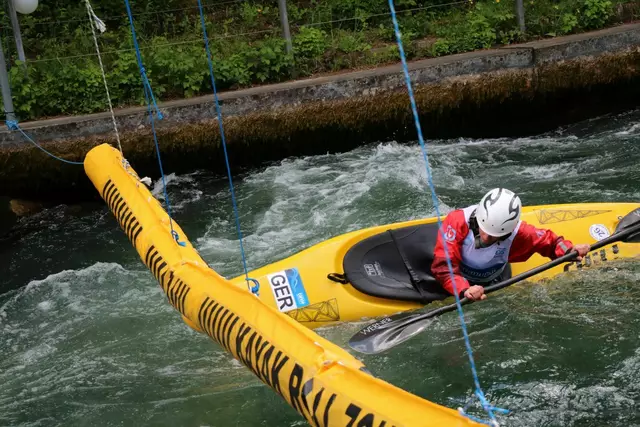 Boot und Spiele auf dem oberen Eiskanal in Augsburg | Foto: Marianne Stenglein