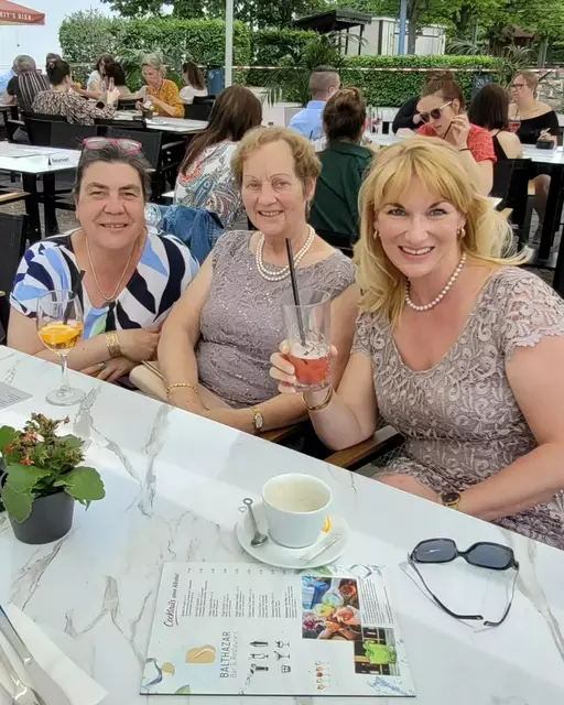 Mit Mutter Maria (Mitte) und ihrer Vorstandskollegin Beate Seibold (OGV, links) unternimmt Beese auch gerne einmal Ausflüge. | Foto: Verena Beese