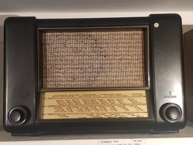 Siemens Kammermusiksuper 92 W, Baujahr 1952, Preis 198 DM, Inventarnummer 1064. | Foto: Otto Killensberger