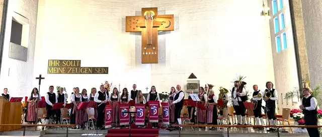 Beim Kirchenkonzert in der örtlichen Christkönigskirche zog der Musikverein Nordendorf unter der Leitung von Dirigent Andreas Thon alle Register seines großartigen Könnens. | Foto: Peter Heider